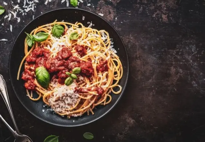 Jak pasteryzować sos do spaghetti z mięsem: 8 kluczowych kroków