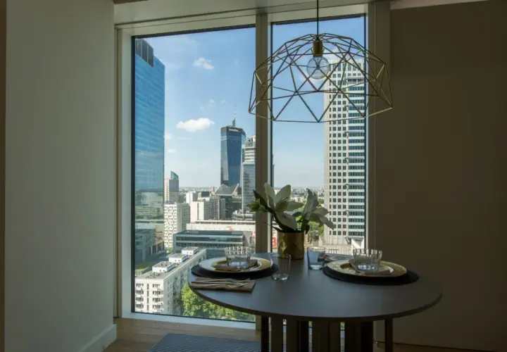 Ile kosztuje apartament na Złotej 44? Ceny, trendy i porównania