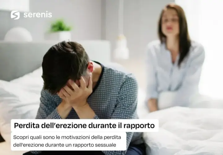 Uomo disperato a letto, con le mani sul viso, mentre una donna è seduta sullo sfondo. Il testo parla della perdita dell'erezione durante il rapporto.