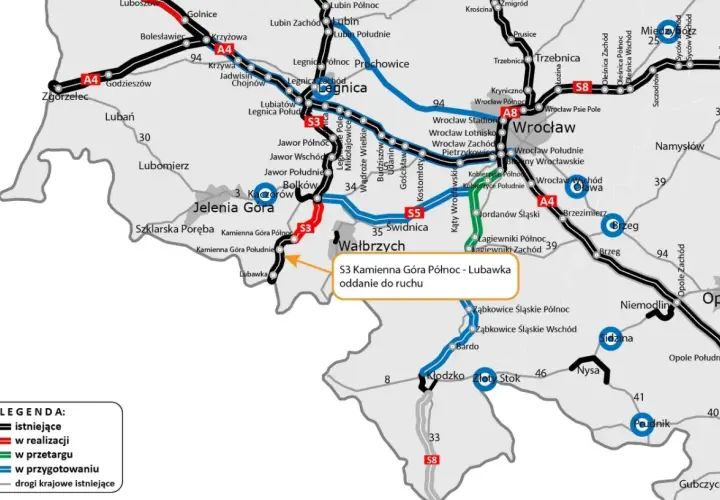 Mapa drogowa Dolnego Śląska z zaznaczonymi drogami krajowymi i autostradami. Winieta węgry pokazuje fragment S3 Kamienna Góra Północ - Lubawka oddanie do ruchu.