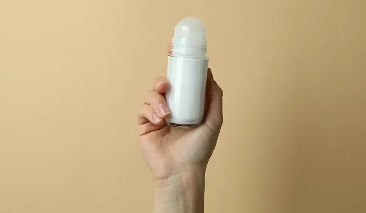 Dezodorant vs Antyperspirant: Kluczowa Różnica i Jak Wybrać Najlepszy