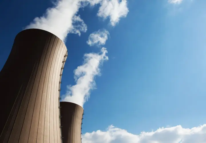 Elektrownie atomowe w Europie: Ile reaktorów działa? Polska też buduje!
