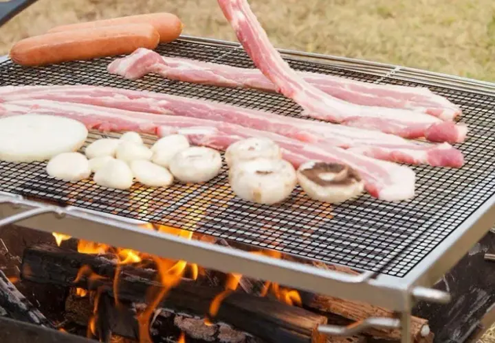 Jak mata teflonowa na grilla może uprościć grillowanie i sprzątanie