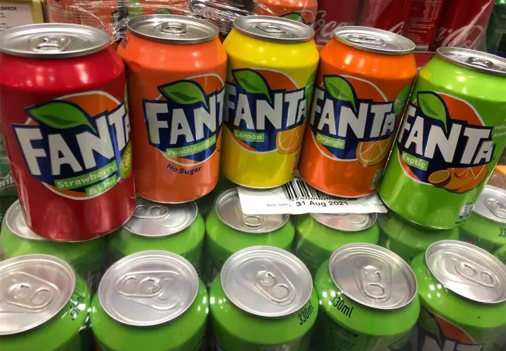 Jaki smak ma zielona fanta? Odkryj słodkie owoce w napoju