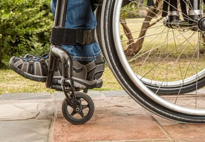 Czy na rehabilitację przysługuje zwolnienie lekarskie? Sprawdź warunki