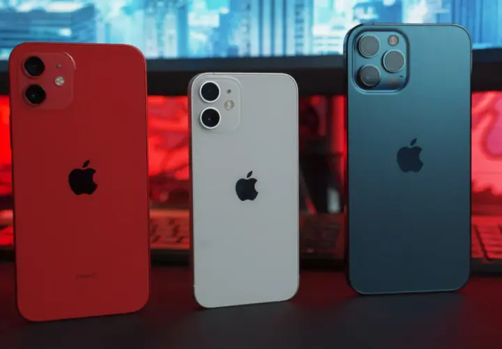 Trzy nowe iPhone'y w kolorach czerwonym, białym i granatowym. Zapowiedź apple premiery.