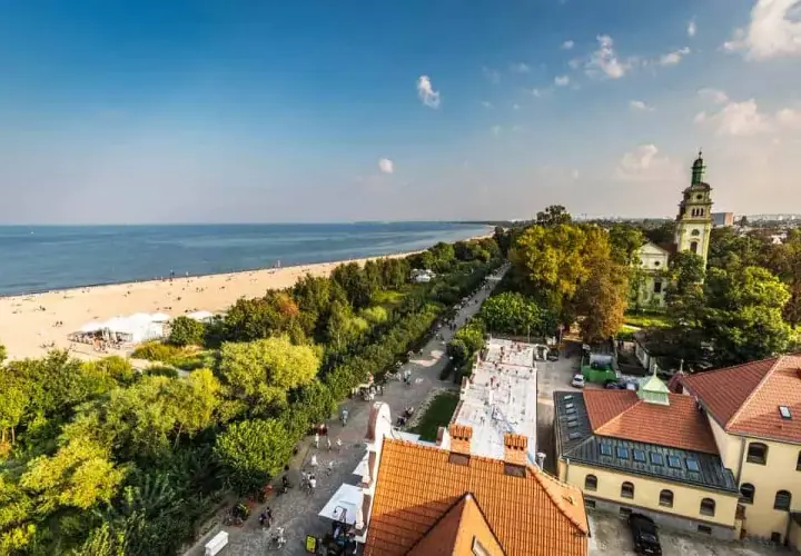 Ile kosztuje nocleg nad morzem? Sprawdź ceny i oszczędzaj na wakacjach