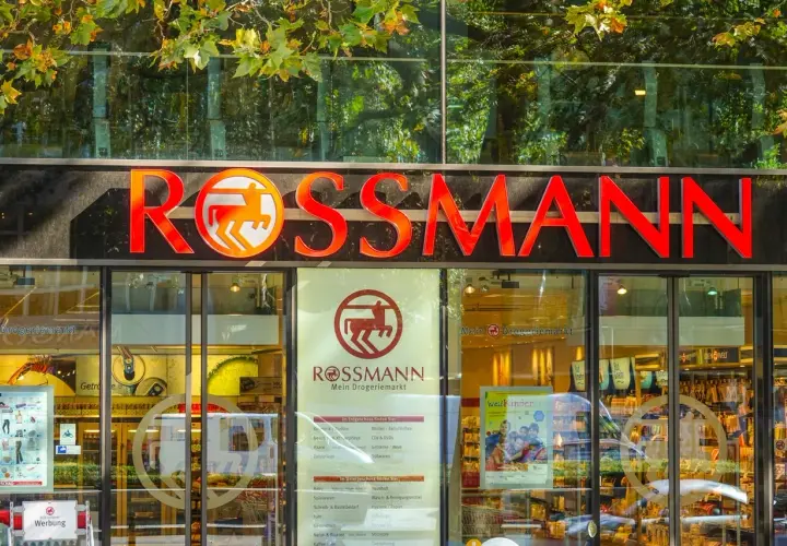 Jak wywołać zdjęcia w Rossmannie? Proste metody i porady