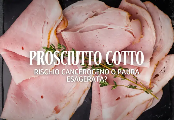 Fette di prosciutto cotto, con testo che interroga sul rischio cancerogeno.