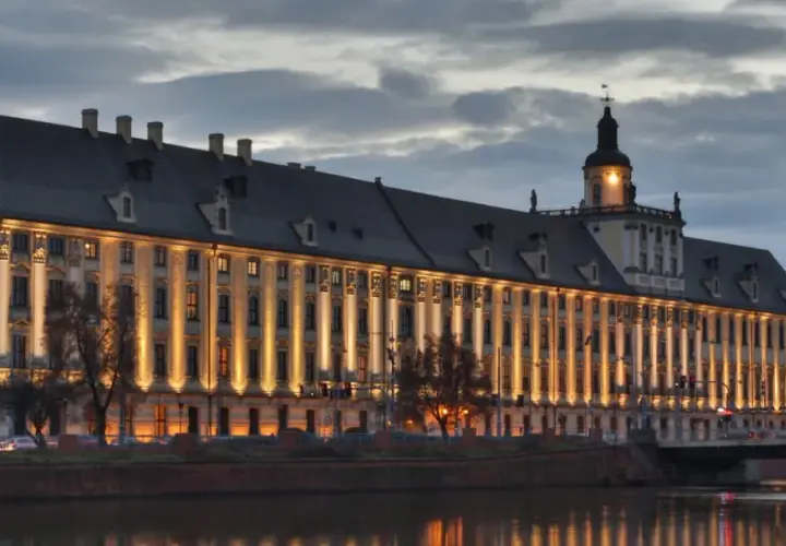 Uniwersytet Wrocławski zdjęcia - piękno kampusu i życie studenckie