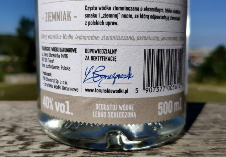 Wódka Toruńska Ziemniaczana, 40% vol., 500 ml. Aksamitna, lekko słodka nuta ziemniaków z polskich upraw.