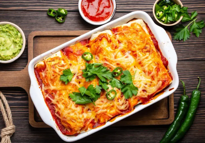 Prosta zapiekanka z piersi z kurczaka, która zachwyci każdego smakosza