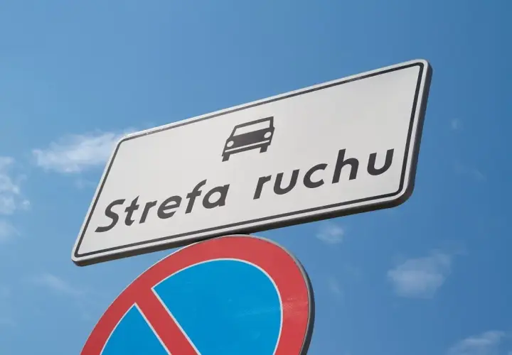 Kto stawia znaki drogowe na osiedlu? Sprawdź, kto odpowiada za oznakowanie