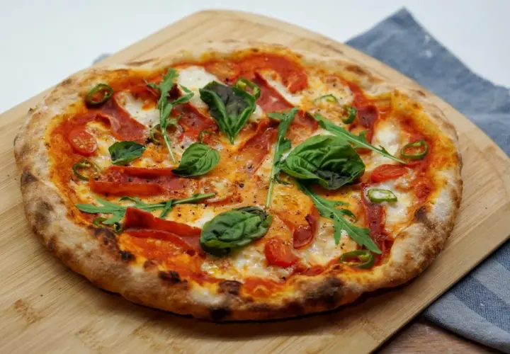 Czy pizza jest niezdrowa? Odkryj, co naprawdę kryje się w składnikach