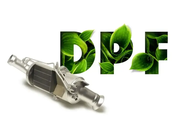 Metalowy element filtra cząstek stałych (DPF) obok napisu DPF z liśćmi.
