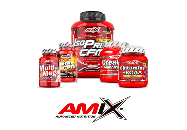 Varios suplementos deportivos de la marca Amix en envases rojos, incluyendo proteína y cápsulas.