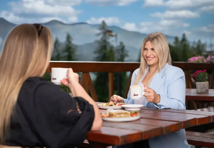 Gdzie zjeść na Gubałówce? Najlepsze restauracje z widokiem na Tatry