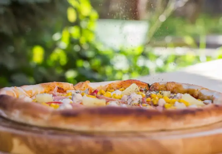 Kto wymyślił pizzę? Fascynująca historia jej powstania i twórcy