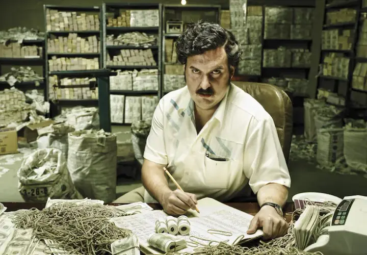 Filmy o Pablo Escobarze: Najlepsze tytuły i ich dostępność online
