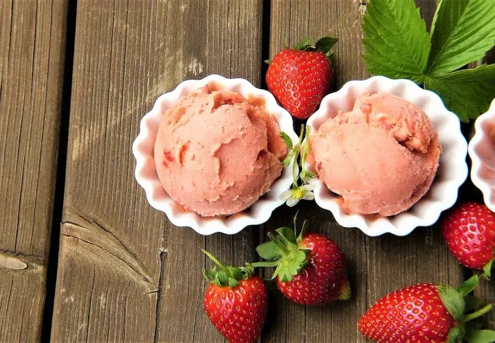 Proste przepisy na zdrowe lody bez cukru, które pokochasz