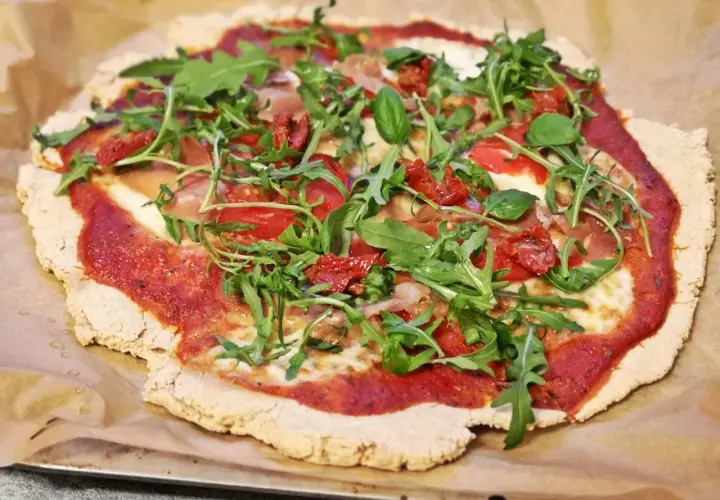 Jak zrobić pizzę z płatków owsianych: przepis na zdrową alternatywę pizzy
