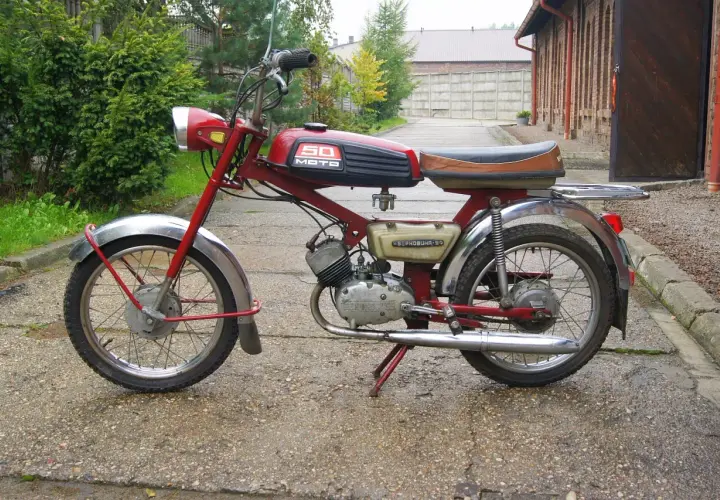 Jak wygląda motorower i które elementy budowy musisz znać przed zakupem