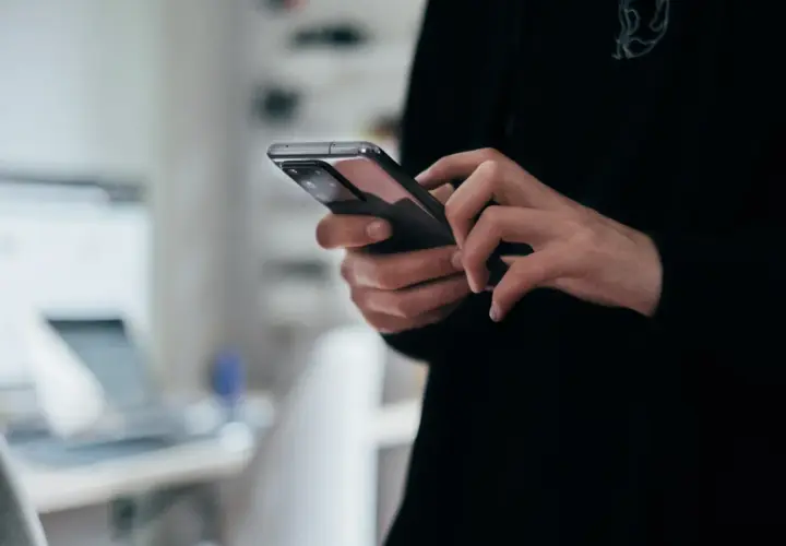 Ekran w kieszeni przestał zaskakiwać: co dalej ze smartfonami