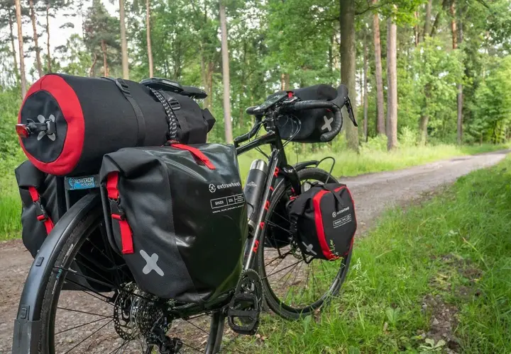 Gotowe na wyprawę? Te sakwy rowerowe pomieszczą wszystko, czego potrzebujesz.