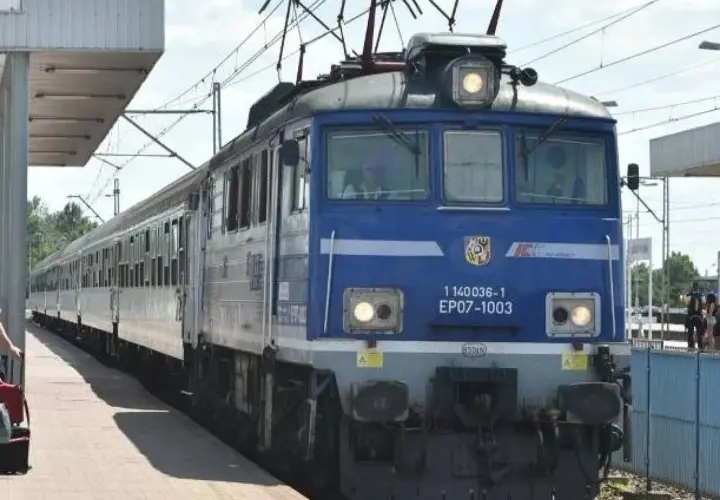 Jak dojechać z Warszawy do Ustronia Górskiego - najlepsze opcje transportu