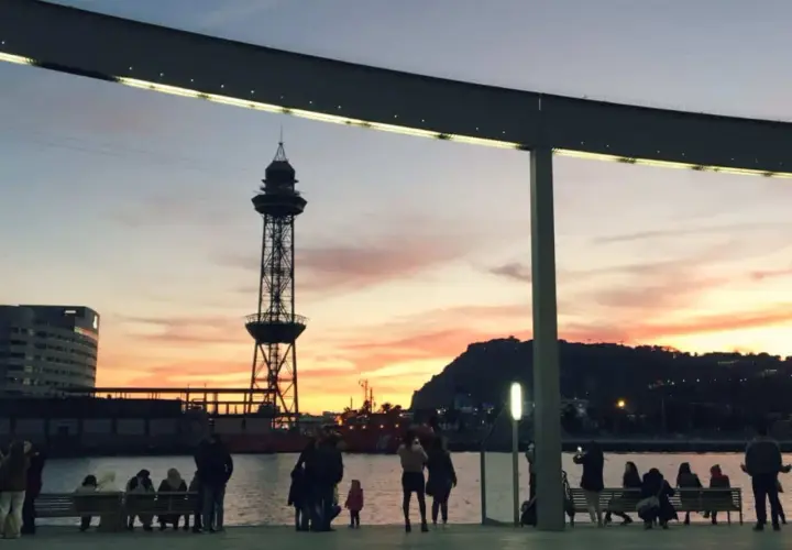 Najlepsze noclegi w Barcelonie - gdzie znaleźć idealne miejsce?
