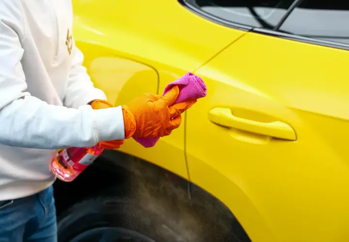 Jak myć auto po ceramice, aby nie uszkodzić powłoki i zachować blask