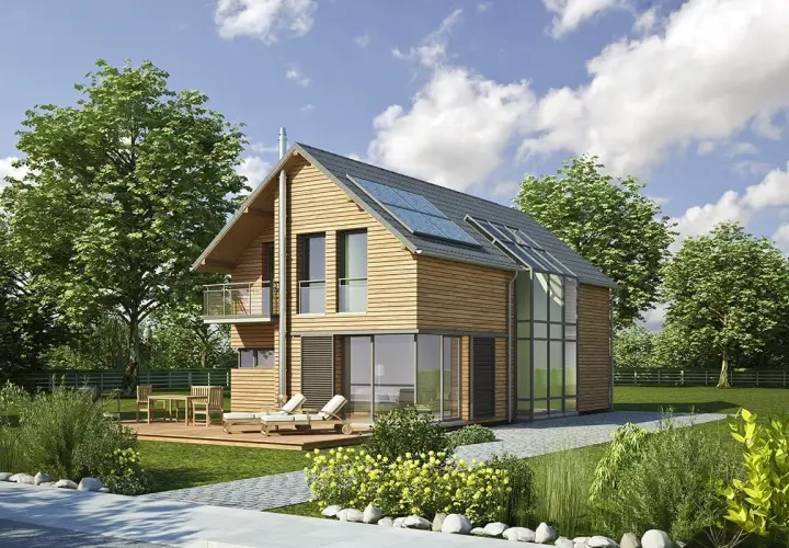 Maison moderne en bois avec panneaux solaires sur le toit, offrant une isolation optimale pour une maison passive. Jardin verdoyant et terrasse invitante.