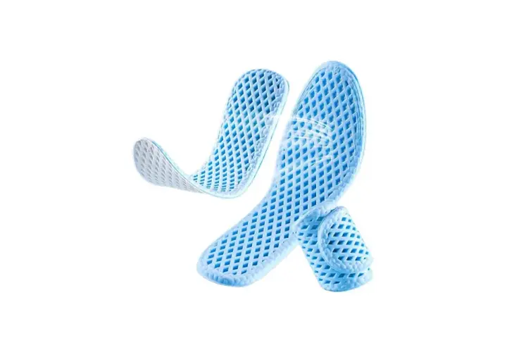 Leichte, atmungsaktive Einlagen für Sommerschuhe. Das Wabenmuster sorgt für Belüftung und Komfort.