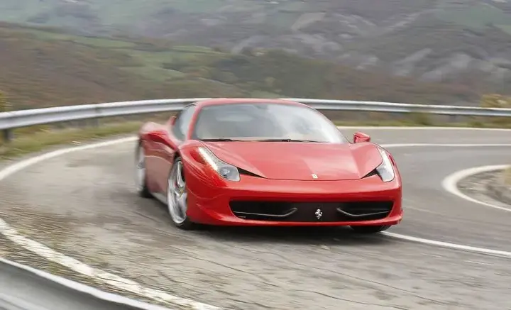 Ferrari 458 Italia: Czy stać Cię na wolnossące V8? Ceny i koszty
