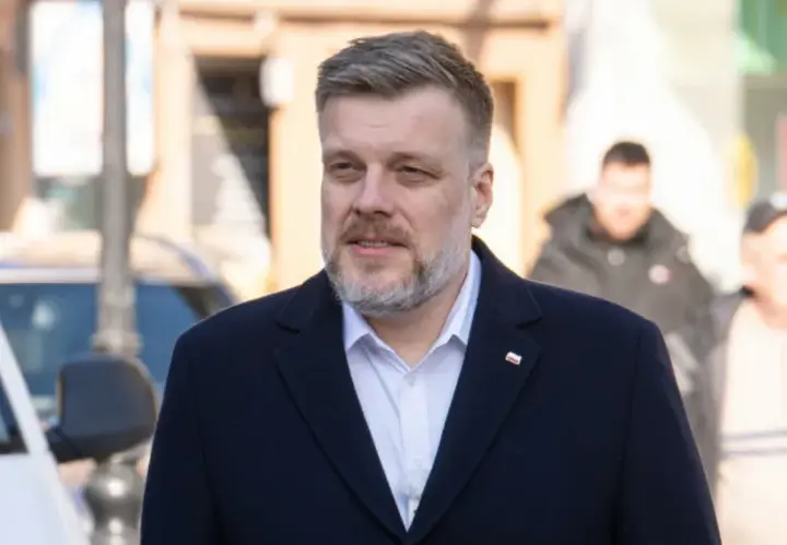 Kto to jest Adrian Zandberg? Poznaj jego karierę i osiągnięcia