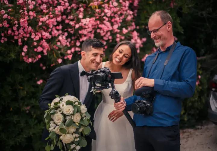 Fotograf czy kamerzysta na wesele? Kluczowy wybór wspomnień