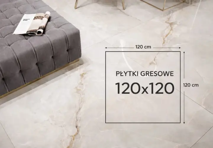 Eleganckie płytki gresowe 120x120 cm o wykończeniu lappato, imitujące marmur, tworzą luksusową bazę dla nowoczesnego wnętrza.