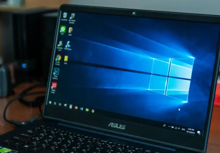 Gdzie jest kamera w laptopie? Odkryj jej ukrytą lokalizację