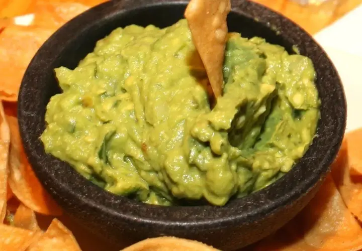Jak przechowywać guacamole, aby uniknąć brązowienia i psucia się