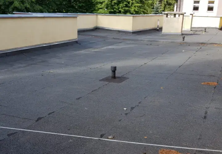 Jak uszczelnić dach od środka i uniknąć kosztownych napraw