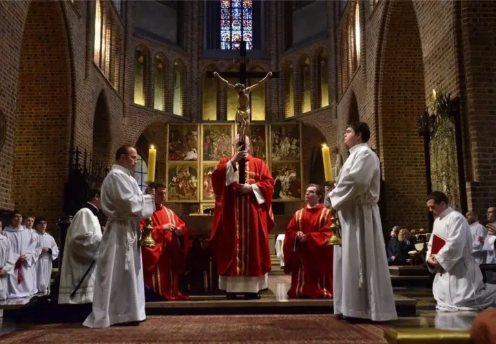 Czy msza w wielki piątek jest obowiązkowa? Oto, co musisz wiedzieć