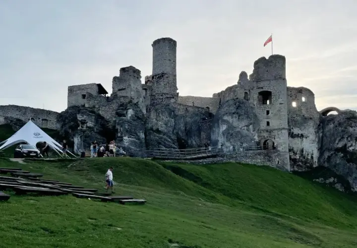 Zamek Ogrodzieniec atrakcje, które musisz zobaczyć podczas wizyty