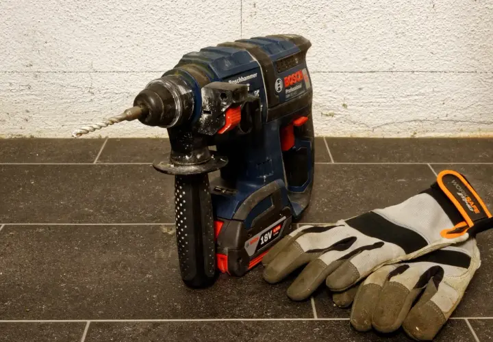 Jak rozebrać uchwyt SDS Makita bez uszkodzeń i zbędnych kosztów