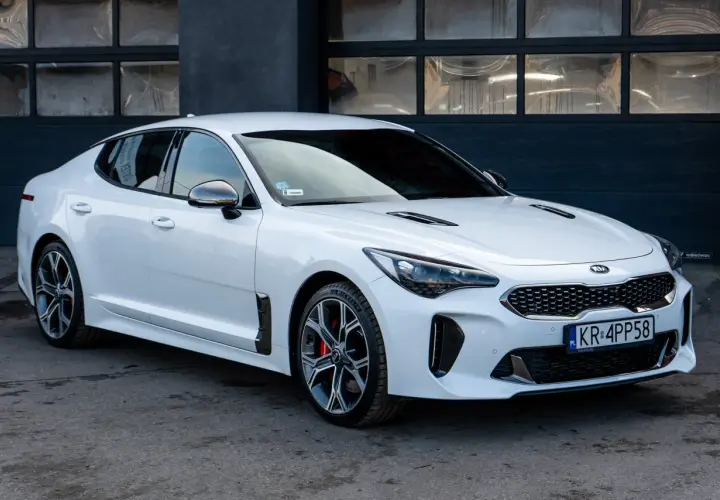 Kia Stinger 3.3 T-GDI: Ostatni GT? Przewodnik dla kupca