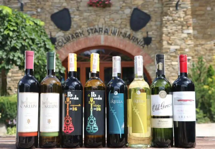 Idealne wino na prezent ślubny: przewodnik, ceny, gdzie kupić