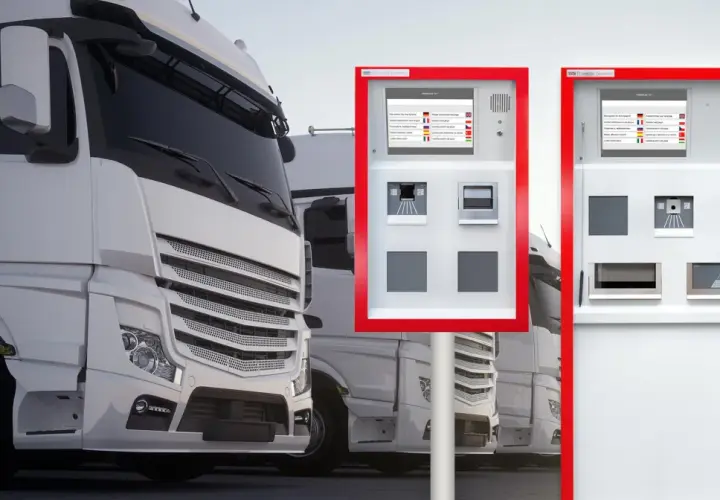 LKW-Flotte im Yard. Terminals mit Sprachauswahl und Scannern für die Logistik.