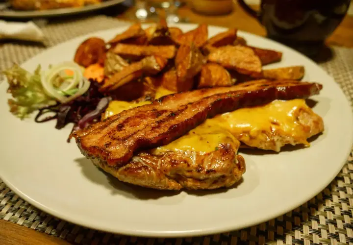 Bacówka u Józka: Menu, ceny, dojazd zaplanuj górską ucztę!