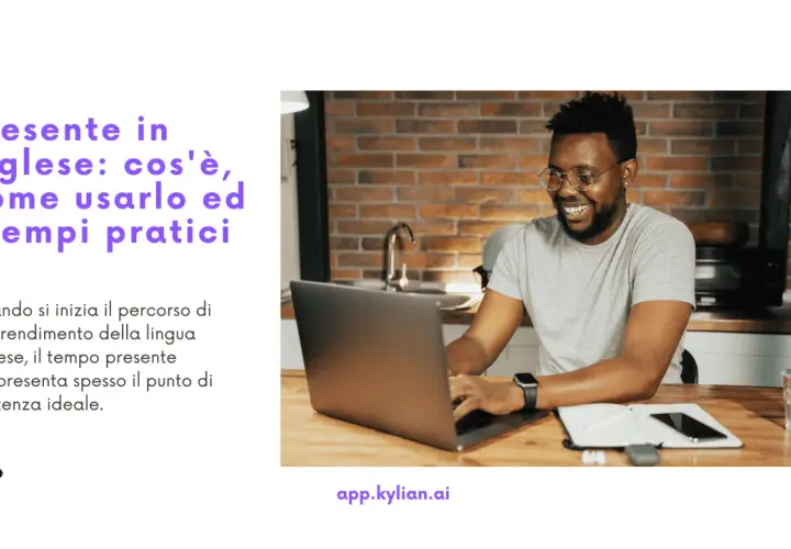 Uomo sorridente al computer, immerso nella sua vita quotidiana, mentre impara l'inglese. Il presente è un ottimo punto di partenza.