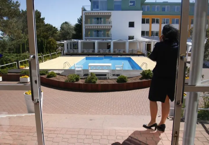 Hotel Bryza – ile ma lat i jak wpłynęło to na jego historię?