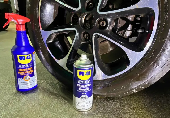 Productos WD-40 Specialist listos para ayudarte a saber como limpiar las llantas del coche y dejarlas como nuevas.